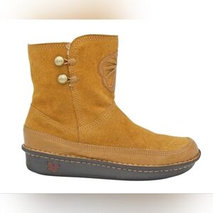 Alegria Aspen Women's Tan Suede Shearling Lined Winter Boots 37